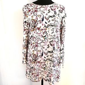 ♡♡ H & M. Size 4 white floral mini dress